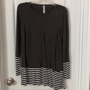 Boutique tunic w pockets